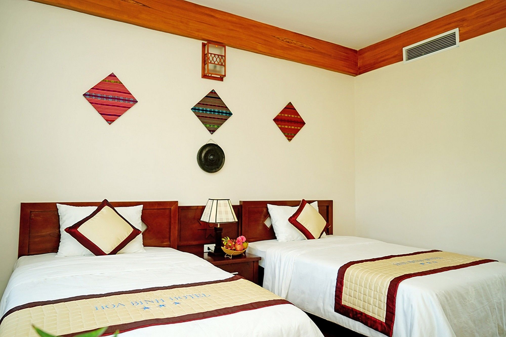 Hoa Binh Hotel Exterior photo