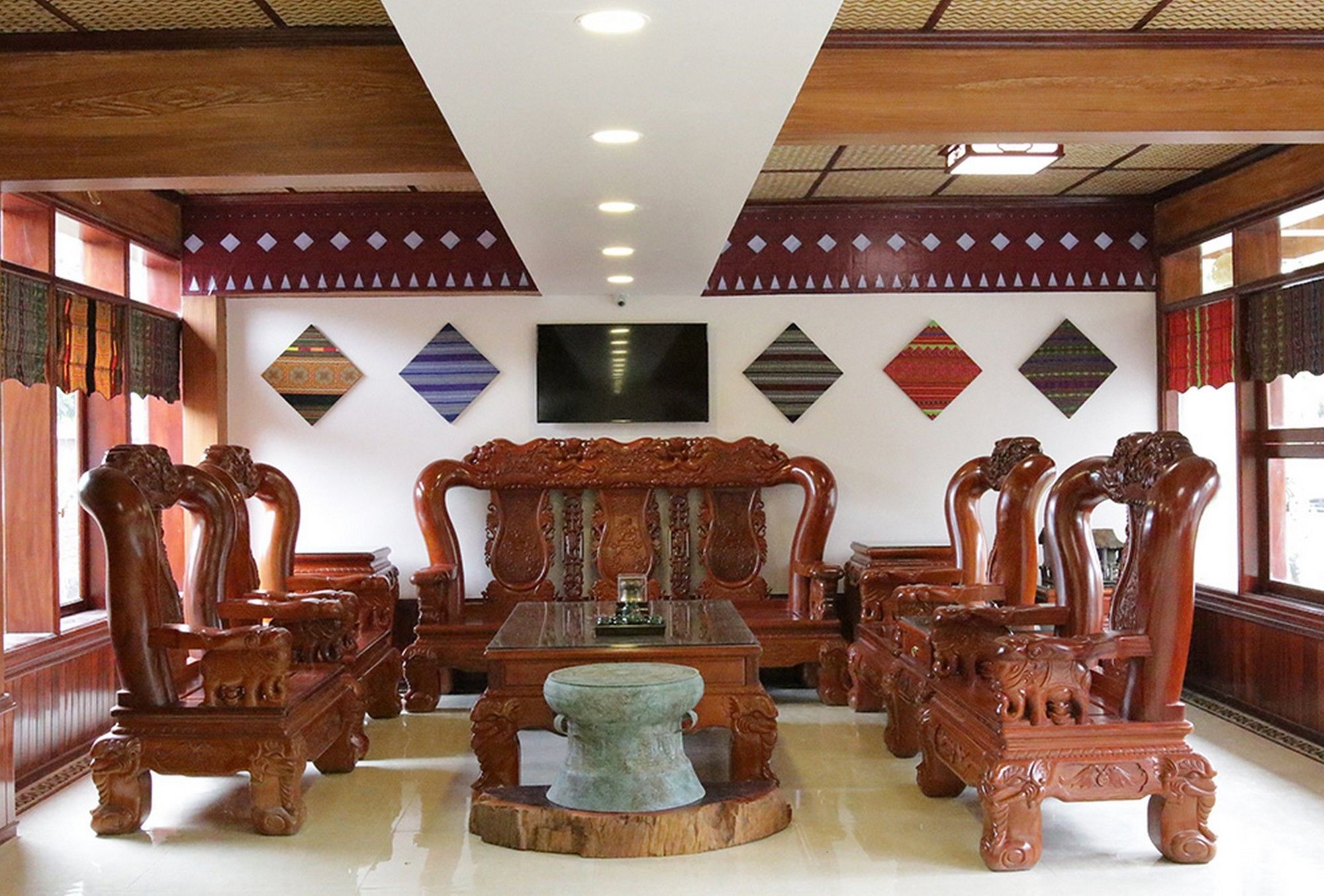 Hoa Binh Hotel Exterior photo