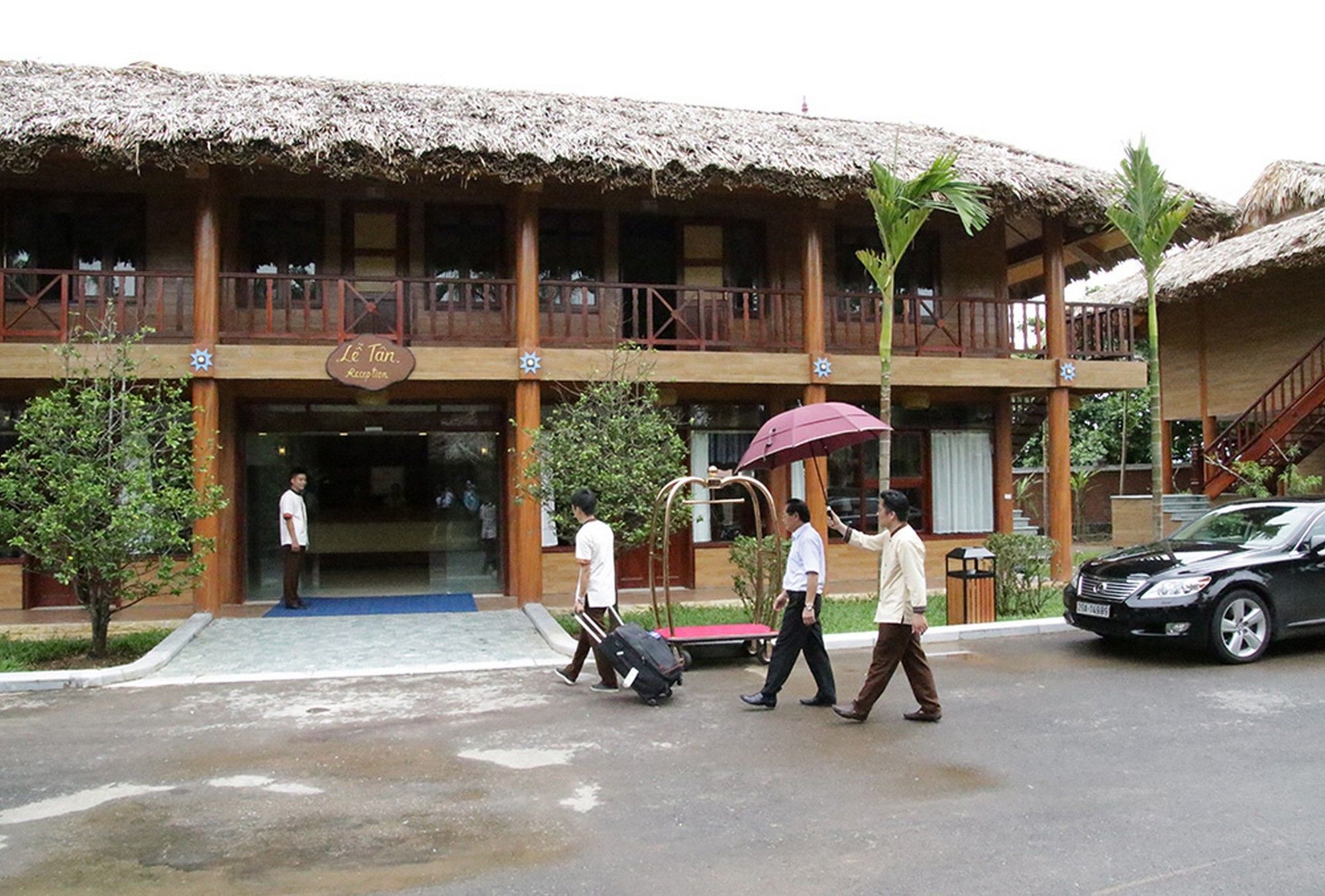 Hoa Binh Hotel Exterior photo